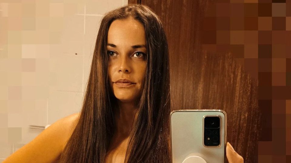 "Seja mulher... sem preconceito". Laura Galvão posa sem roupa