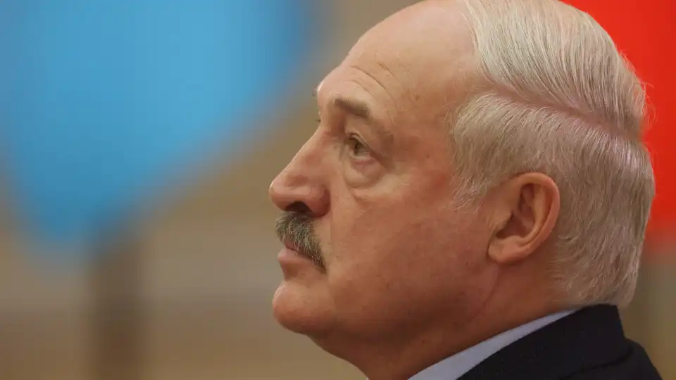 Lukashenko indulta 37 prisioneiros condenados por "extremismo"