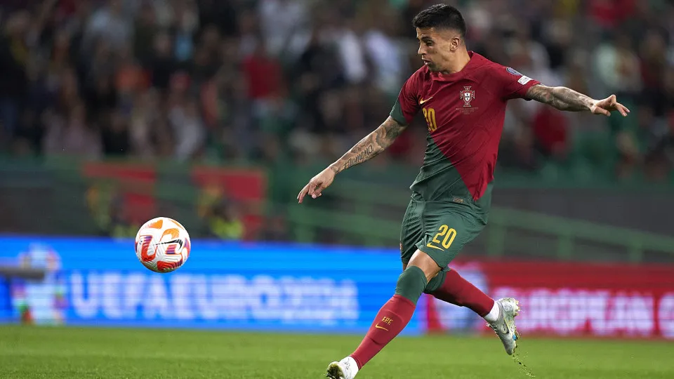 João Cancelo lembra Fernando Santos: "Não vamos desvalorizar..."