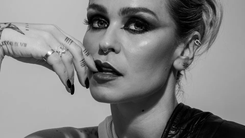 Aurea lança 'Moods', um disco que representa "vários estados de espírito"
