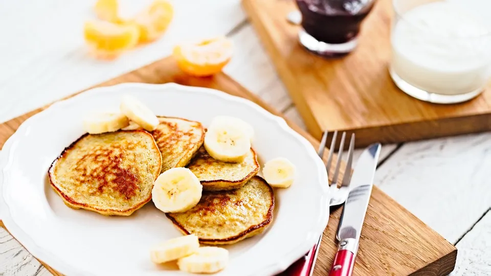 Com apenas dois ingredientes faz estas panquecas deliciosas (e saudáveis)