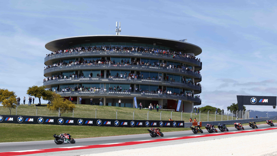 Porque é que o Autódromo do Algarve é uma 'montanha-russa'?