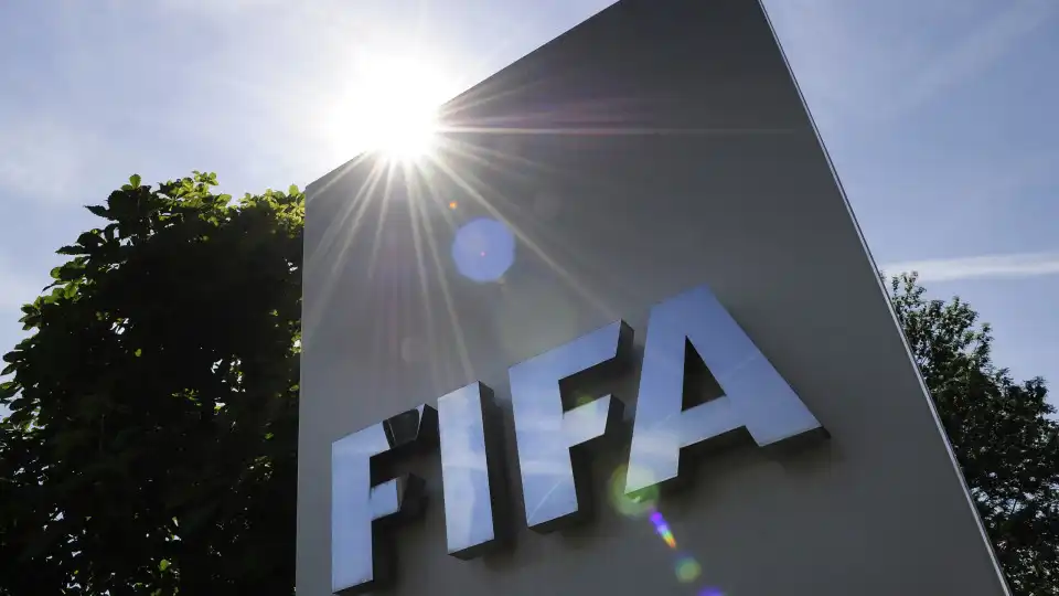 FIFA dá novos detalhes sobre a introdução do 'revolucionário' cartão azul