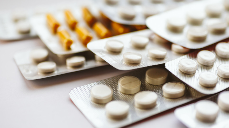 Iam a farmácias com receitas falsas para comprar analgésicos opióides