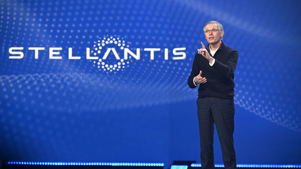 Resultados da Stellantis valem a CEO remuneração de 23,5 milhões