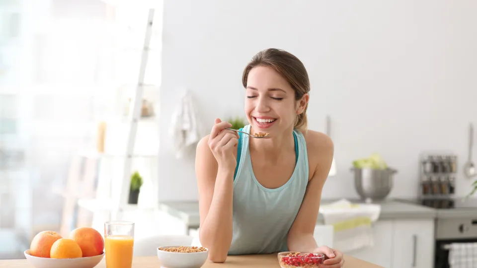 Colesterol alto? Os cinco melhores alimentos para comer ao pequeno-almoço