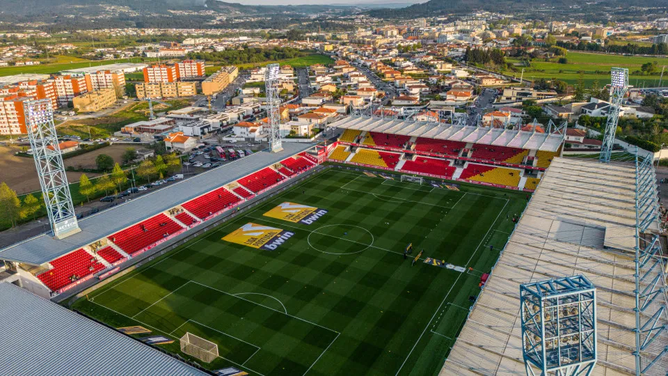 BARCELOS, PORTUGAL - APRIL 05: An aerial view of the Estadio Cidade de Barcelos prior the Liga Portugal Bwin match between Gil Vicente and Sporting CP at Estadio Cidade de Barcelos on April 5, 2023 in Barcelos, Portugal. (Photo by Octavio Passos/Getty Ima