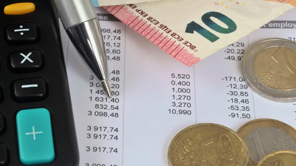 "Maximize o reembolso do IRS". Não se esqueça das faturas pendentes