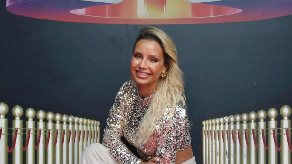 De arrepiar! Luciana Abreu canta êxitos de Floribella para 40 mil pessoas