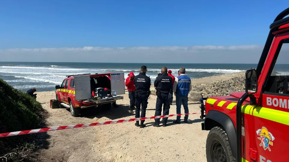 Buscas por jovem desaparecido no mar em Ovar retomadas na orla costeira