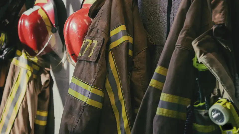 Bombeiros pedem "suspensão" de doações. Excendente entregue a carenciados