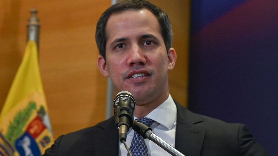 Guaidó satisfeito por "presidente eleito" estar seguro em Espanha