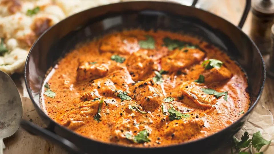 Receita divinal e saudável de frango com caril (e alguns 'segredos')