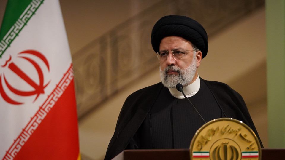 Presidente do Irão avisa para reação "maciça" se Israel lançar invasão
