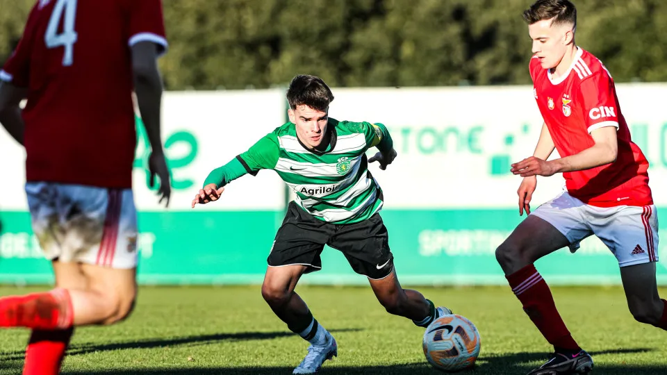 Sporting bate Benfica e reentra na luta pelo título de juniores