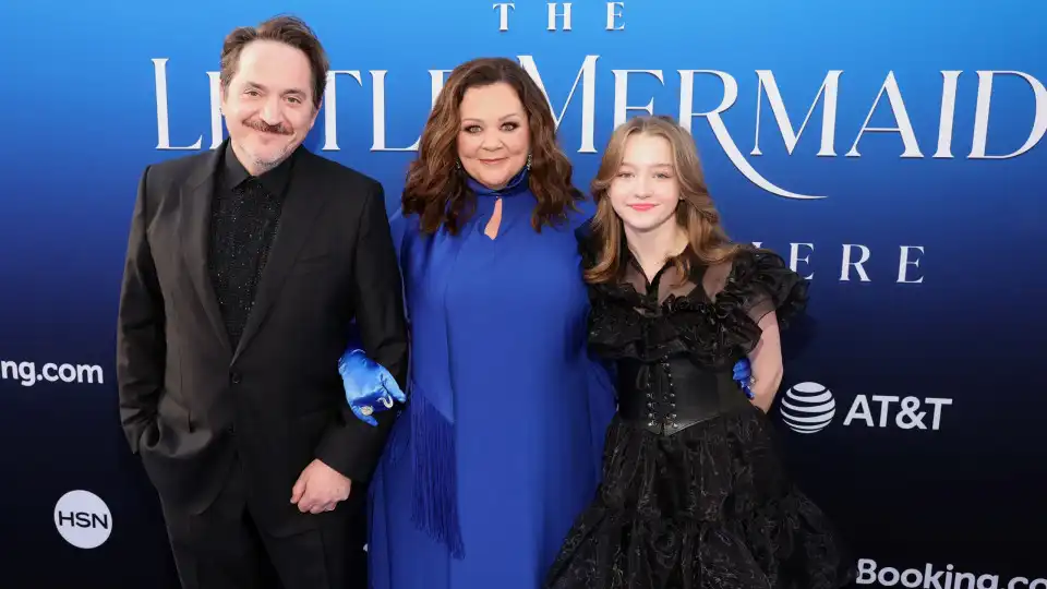 Filha de Melissa McCarthy faz rara aparição na passadeira vermelha