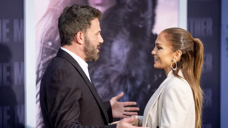 Jennifer Lopez e Ben Affleck encontram-se em evento