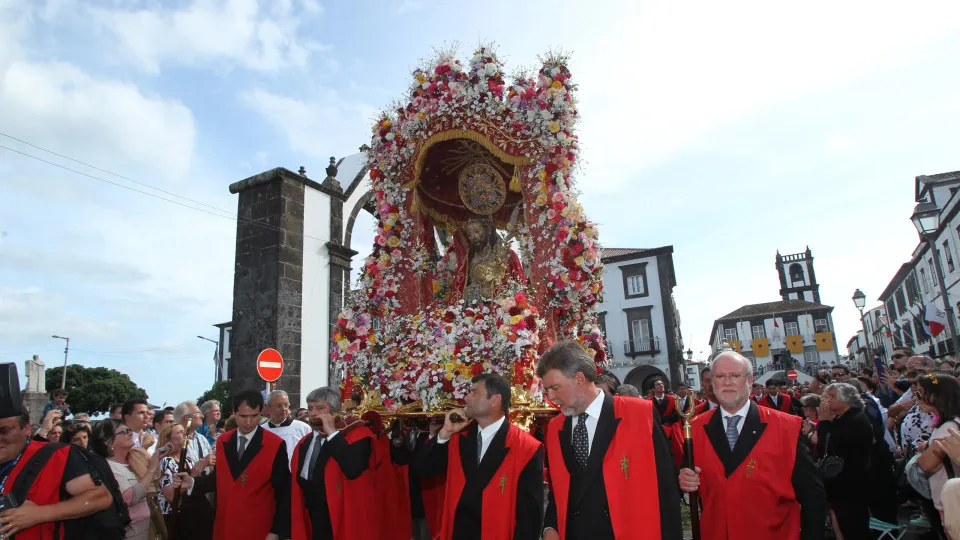 Maiores festas religiosas dos Açores arrancam hoje em São Miguel