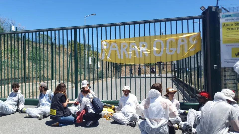 Protesto da plataforma Parar o Gás em Sines termina sem incidentes