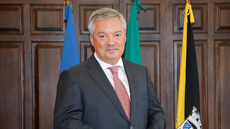  Eduardo Vítor Rodrigues