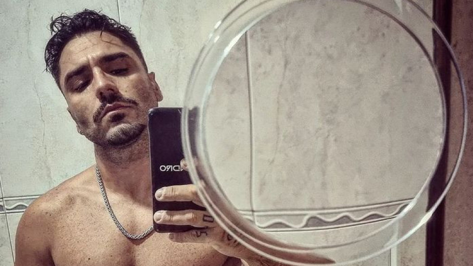 Cantor Leandro deixa fãs de queixo caído ao posar nu