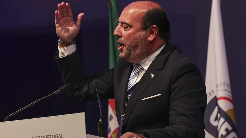 Pedro Pinto recusa especulações sobre ausência de Ventura pelo 2.º dia