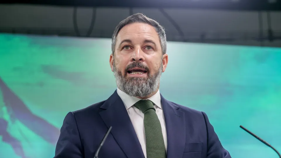 Espanha. Extrema-direita desafia PP a negociar para afastar esquerda