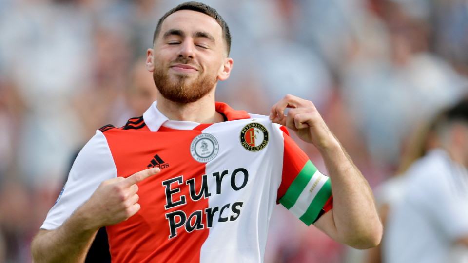 Capitão do Feyenoord é sonho difícil, mas Schmidt ainda não desistiu 