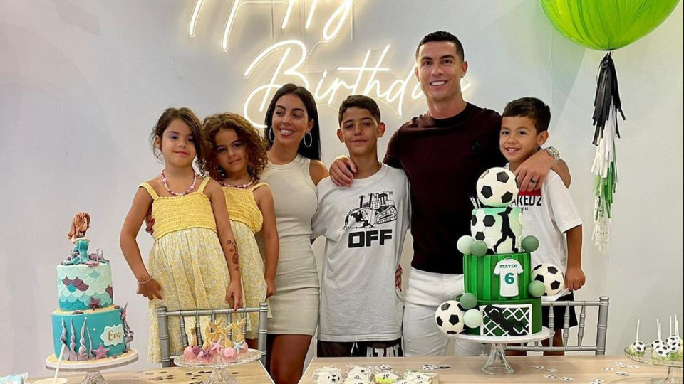 Cristiano Ronaldo mostra festa de aniversário dos filhos gémeos