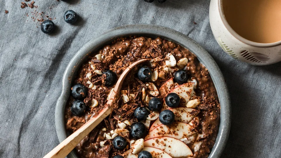 Gosta de juntar sabores como chocolate e café? Faça estas papas de aveia