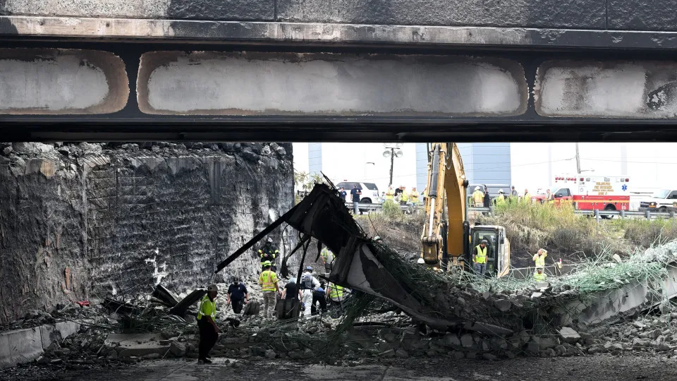 EUA. Resgatado corpo do viaduto que colapsou em Filadélfia