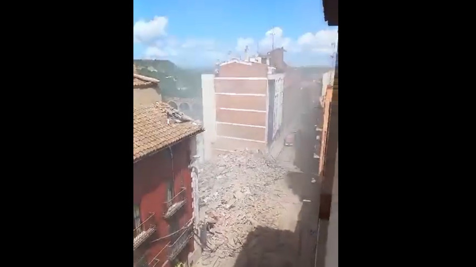 Edifício desaba em Espanha minutos depois de ser evacuado. Eis as imagens