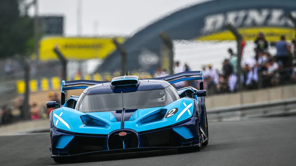 Bugatti Bolide gasta 80 litros a cada 100 km e pneus só duram 60 km