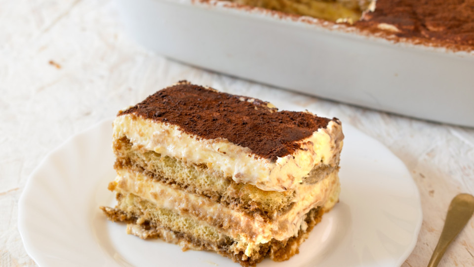 Desengane-se. É impossível resistir a este tiramisù saudável