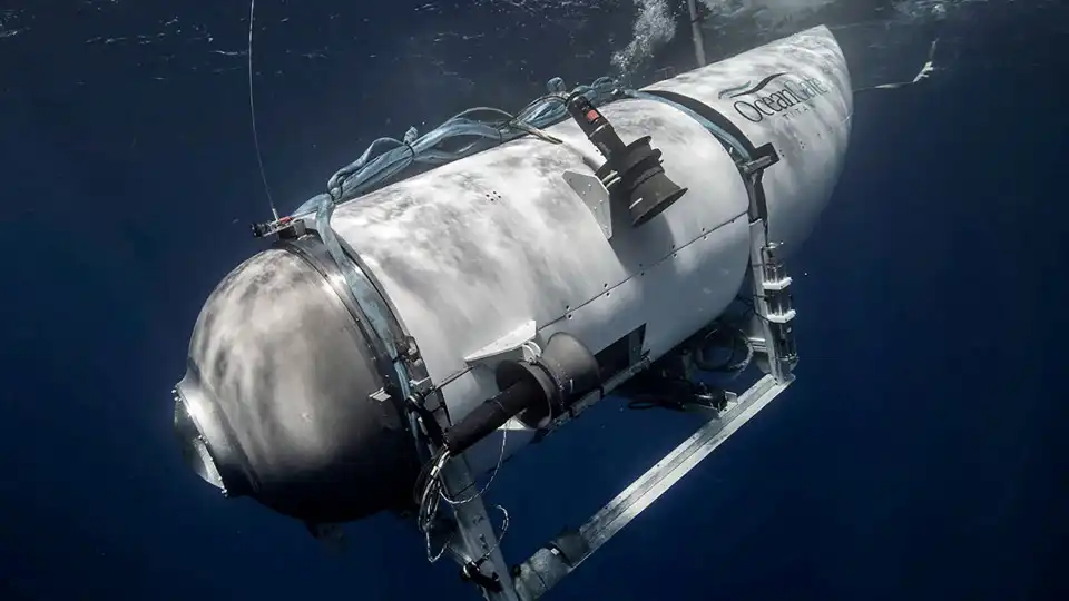 Da falta de ar ao pânico. Que riscos correm os passageiros do submarino?