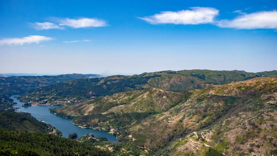 Turista espanhol perdido em trilho da Peneda-Gerês. Buscas a decorrer