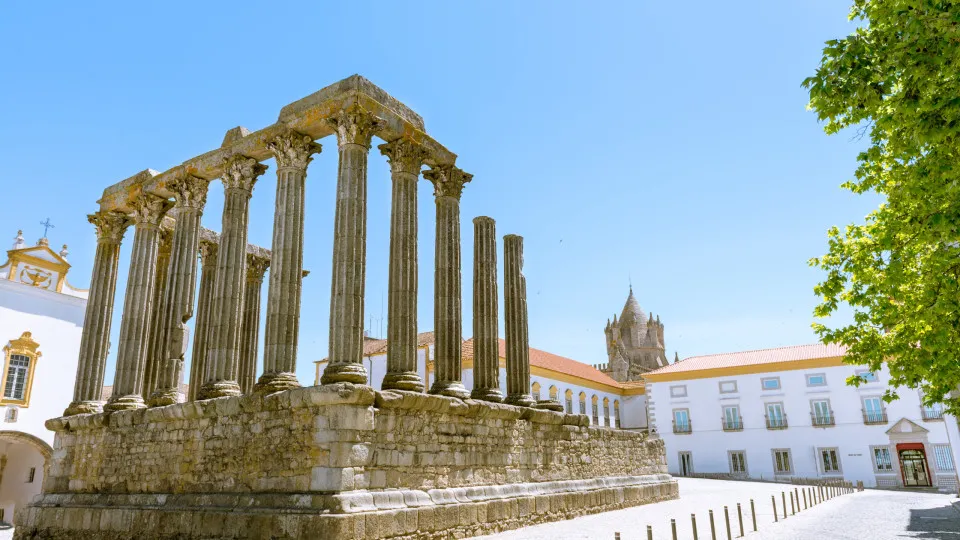 Évora