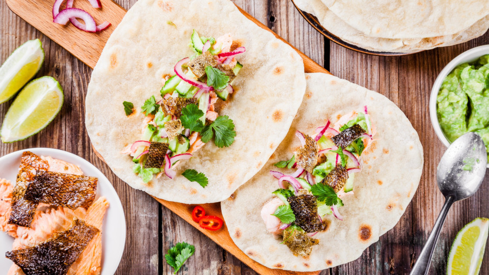 Almoço fresco em dias de calor? Experimente estes tacos de peixe