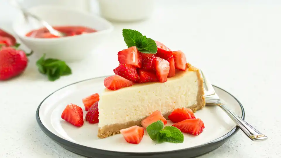 Qualquer pessoa consegue fazer esta receita de cheesecake (é fácil!) 