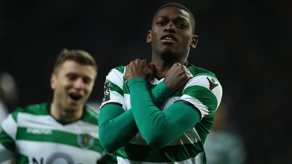 Sporting recebe 20 milhões de euros por Rafael Leão, mas reclama por mais