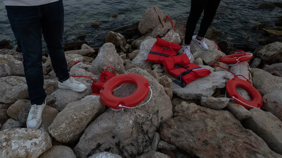 Mais de 1.300 pessoas resgatadas desde domingo no Mediterrâneo