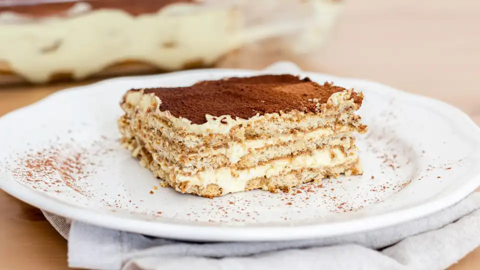 Esta receita de tiramisù vai ser um sucesso aí por casa