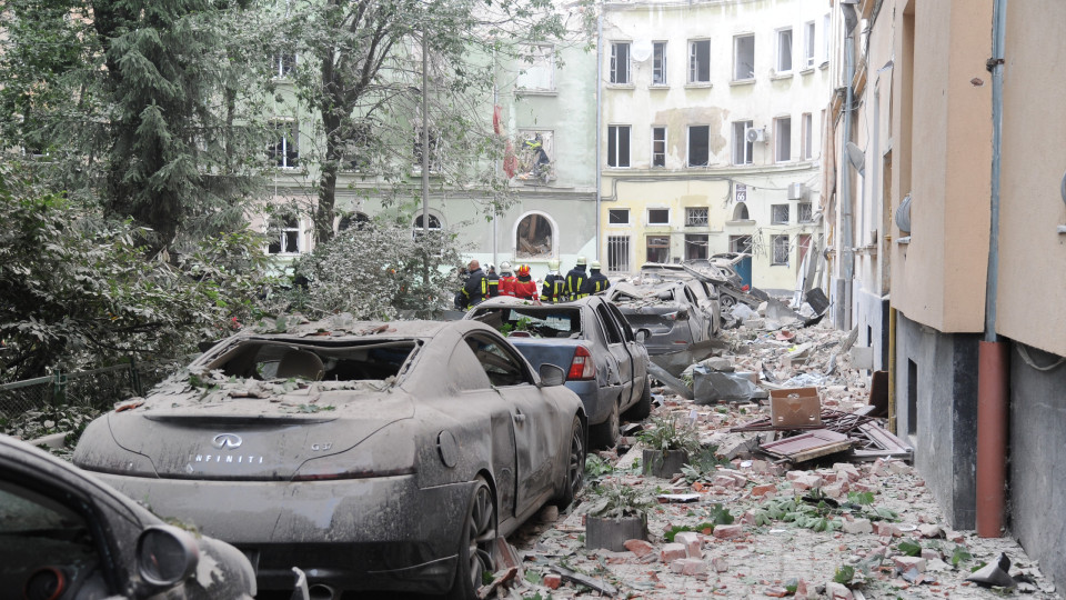 Moscovo garante ter bombardeado bases militares e de mercenários em Lviv