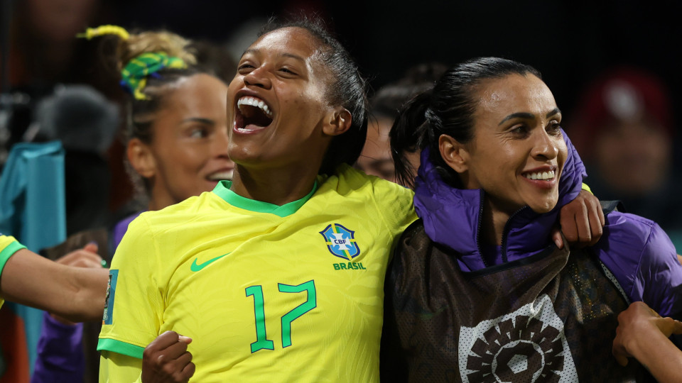 Brasil 'arrasa' no arranque do último Mundial da carreira de Marta