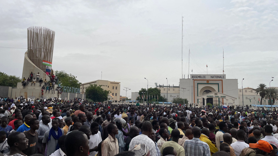 Níger. Centenas de manifestantes pró-Rússia e antifranceses nas ruas