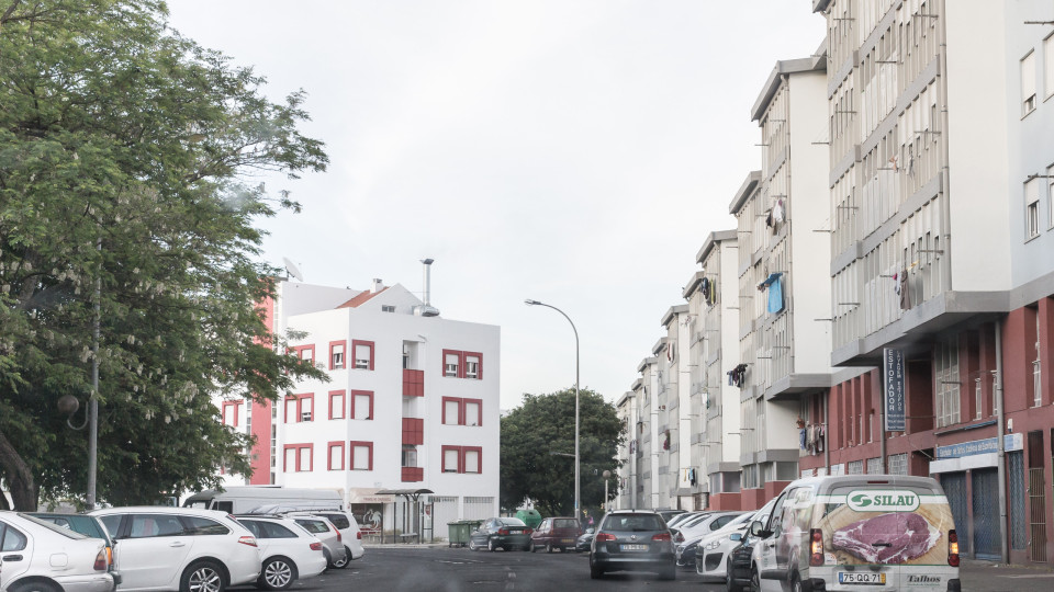 Os 'Invisíveis' imortalizados em mural no Bairro do Zambujal