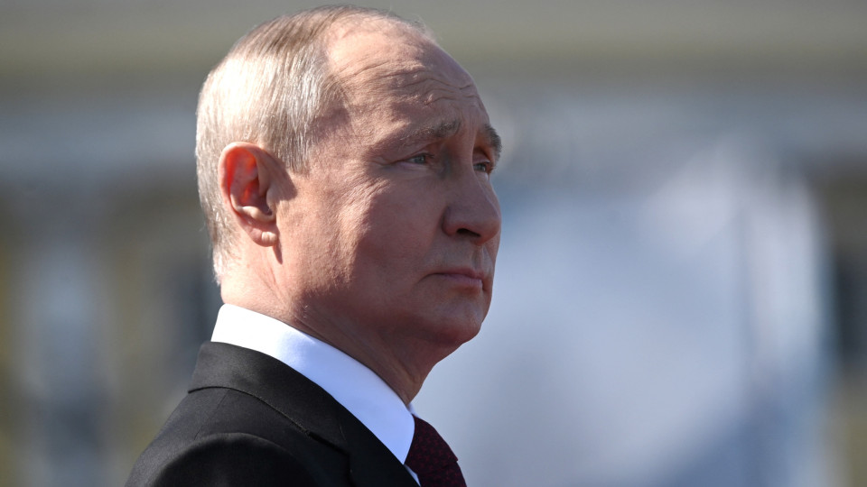 Putin diz que conflito é "guerra civil". "Herói nacional é figura nazi"