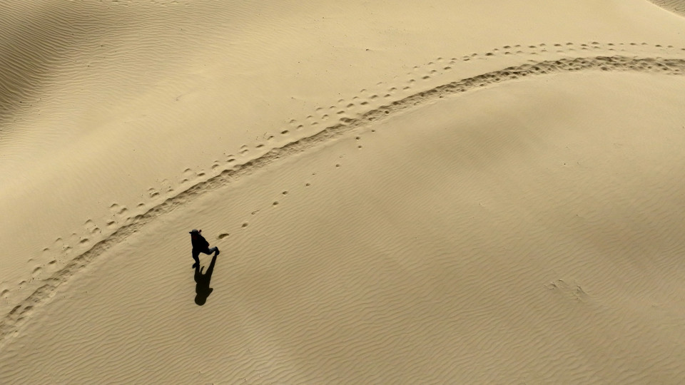 Quatro turistas morrem no deserto do 'Mar da Morte', na China