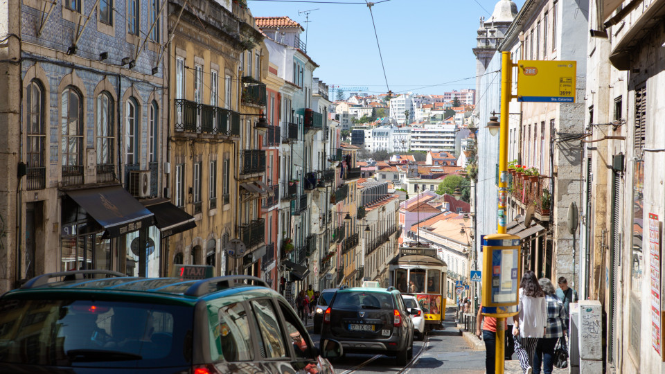 Dos 781 mil estrangeiros a viver em Portugal, quase metade reside na AML