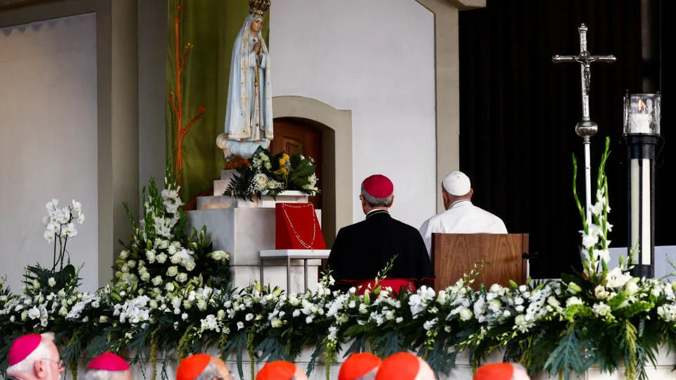 Papa preferiu improvisar e não ler discurso em Fátima, esclarece Vaticano